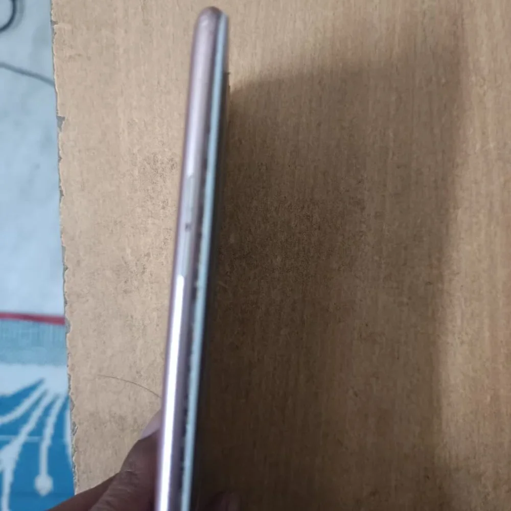 OPPO Smartphone (2018 Model) – Used – Cracked Screen - Not Working